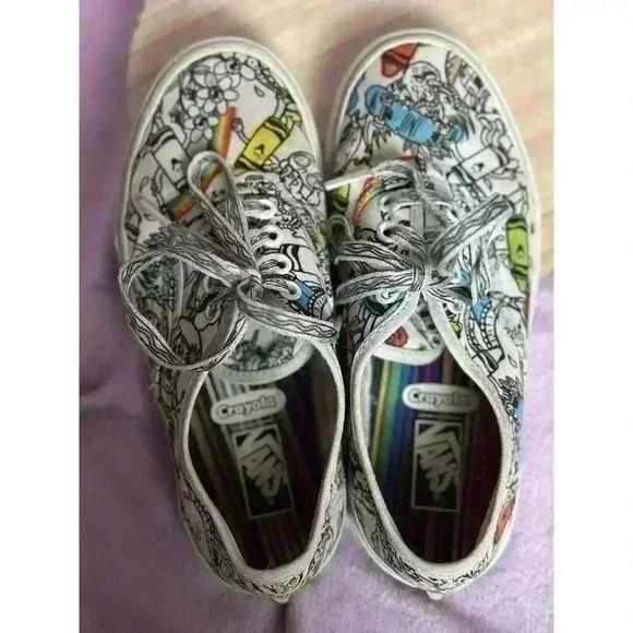 Vans Crayola "Off the Wall" Kids Size 2 Unisex Casual Sneaker B&W/Rainbow - Picture 6 of 8